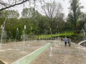 Jardin de l'imaginaire jets d'eau